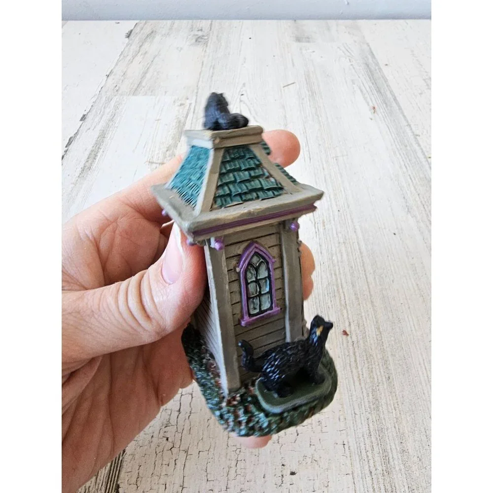 Lemax Halloween outhouse‎ cemetery cat accessory village decor